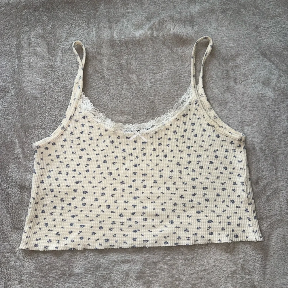 NWOT Brandy Melville Top - Picture 1 of 4